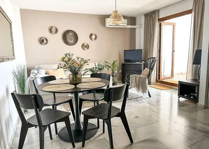 Elegant 2-Bedroom Apartment With Beautiful Views