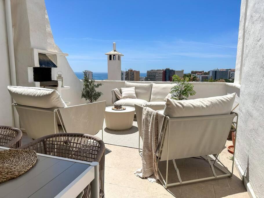 Elegant 2-bedroom With Beautiful Views Appartamento